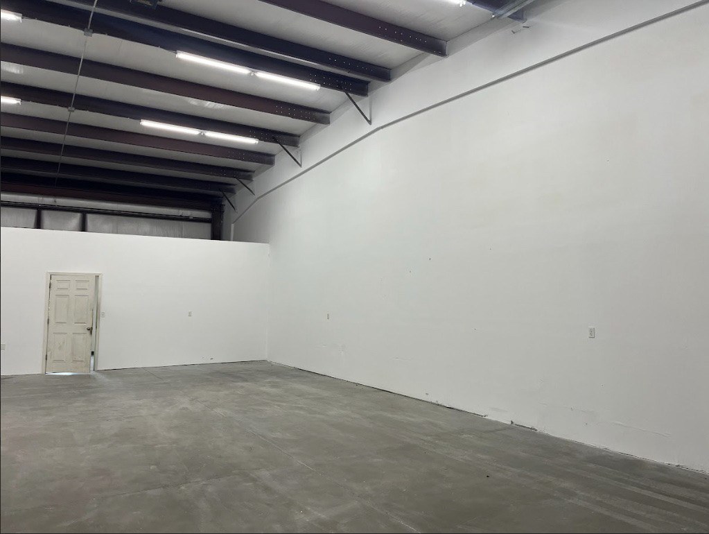 Contractor Bay & Office Space — Interior