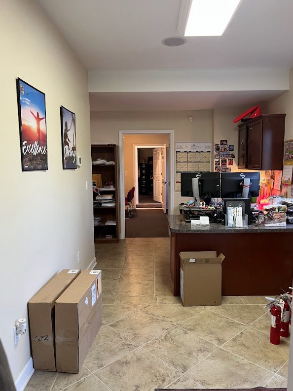 Office/Warehouse Space with Reception Area — Amenities & Features